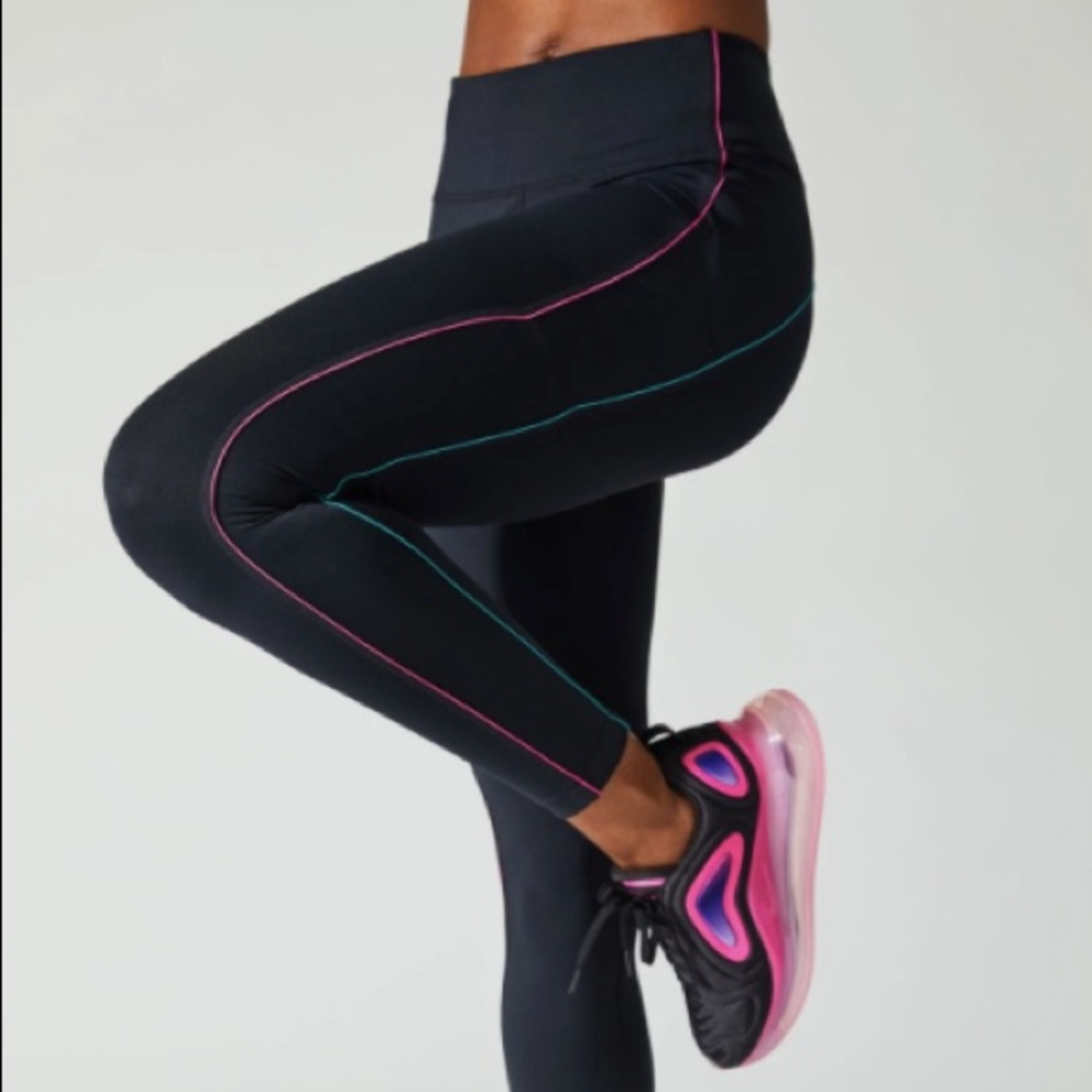 MPG Vivid 7/8 leggings high waisted pockets